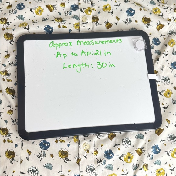 Duluth Trading Co. Wrinklefighter Tunic Floral Novelty Print Pockets Button Up L - Picture 6 of 6